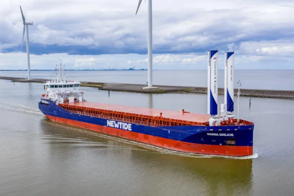 HANSA DREJOE equipped with Econowind VentoFoils